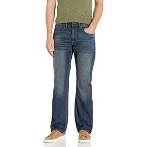 NWT - (2) Pairs Men’s Levi Signature Gold Relaxed Jeans 44x32